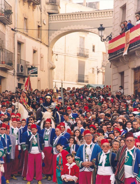 2001-04-003-O-Dia de Moros i Cristians