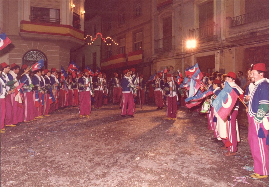 1986-04-004-O-Balls dels Moros Dia de Moros i Cristians