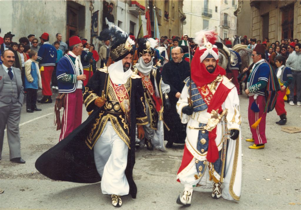 1987-04-003-O-Dia de Moros i Cristians